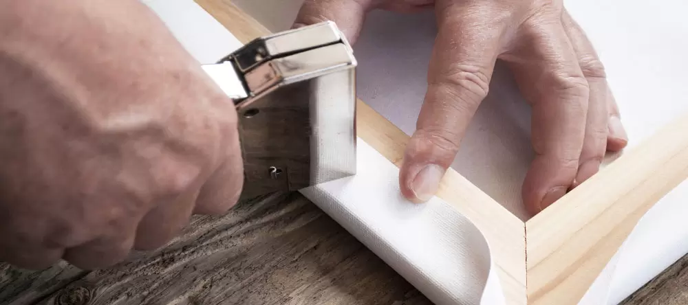 Was ist Leinwand? Spannung auf Keilrahmen