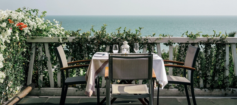 Decorating Ideas for Balcony. Mediterranean inspired balcony.